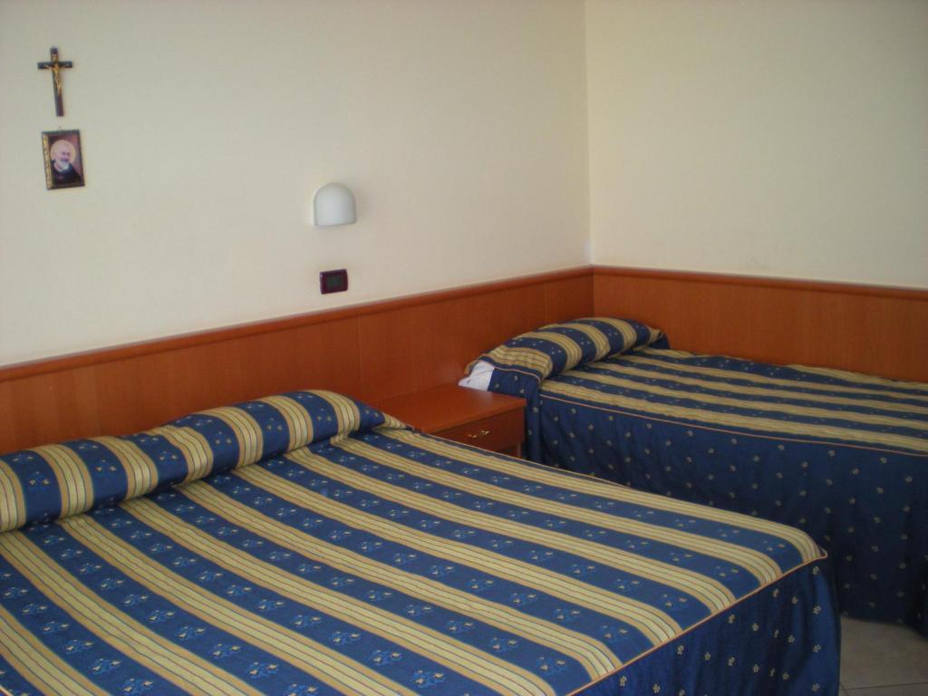 Hotel La Buona Forchetta - S. Anna San Giovanni Rotondo Zimmer foto